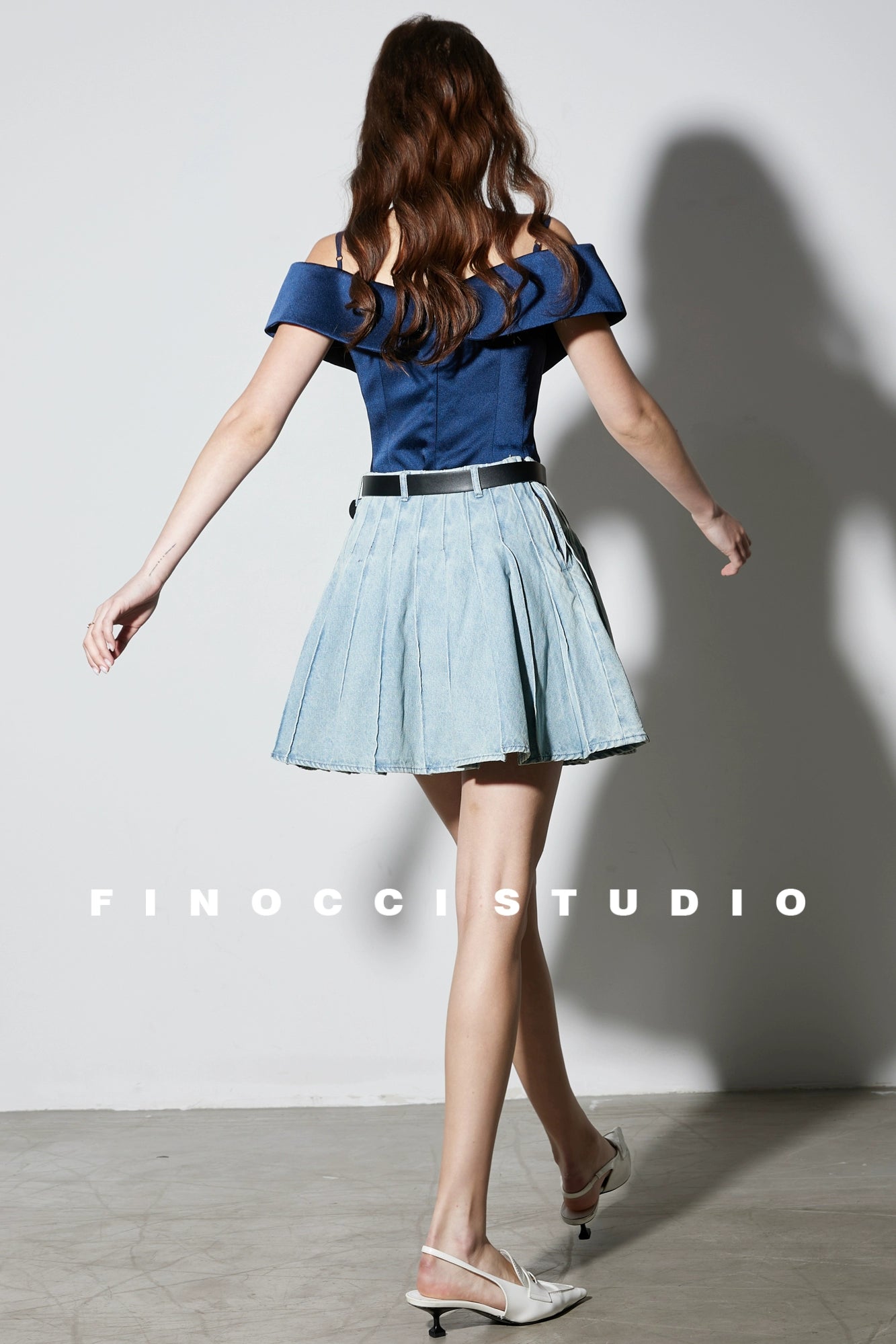 FINOCCIサマードリーム3Dスパークリングローズ高密度サテンラグジュアリーセンススウィートクールホワイト品質ニッチトップ