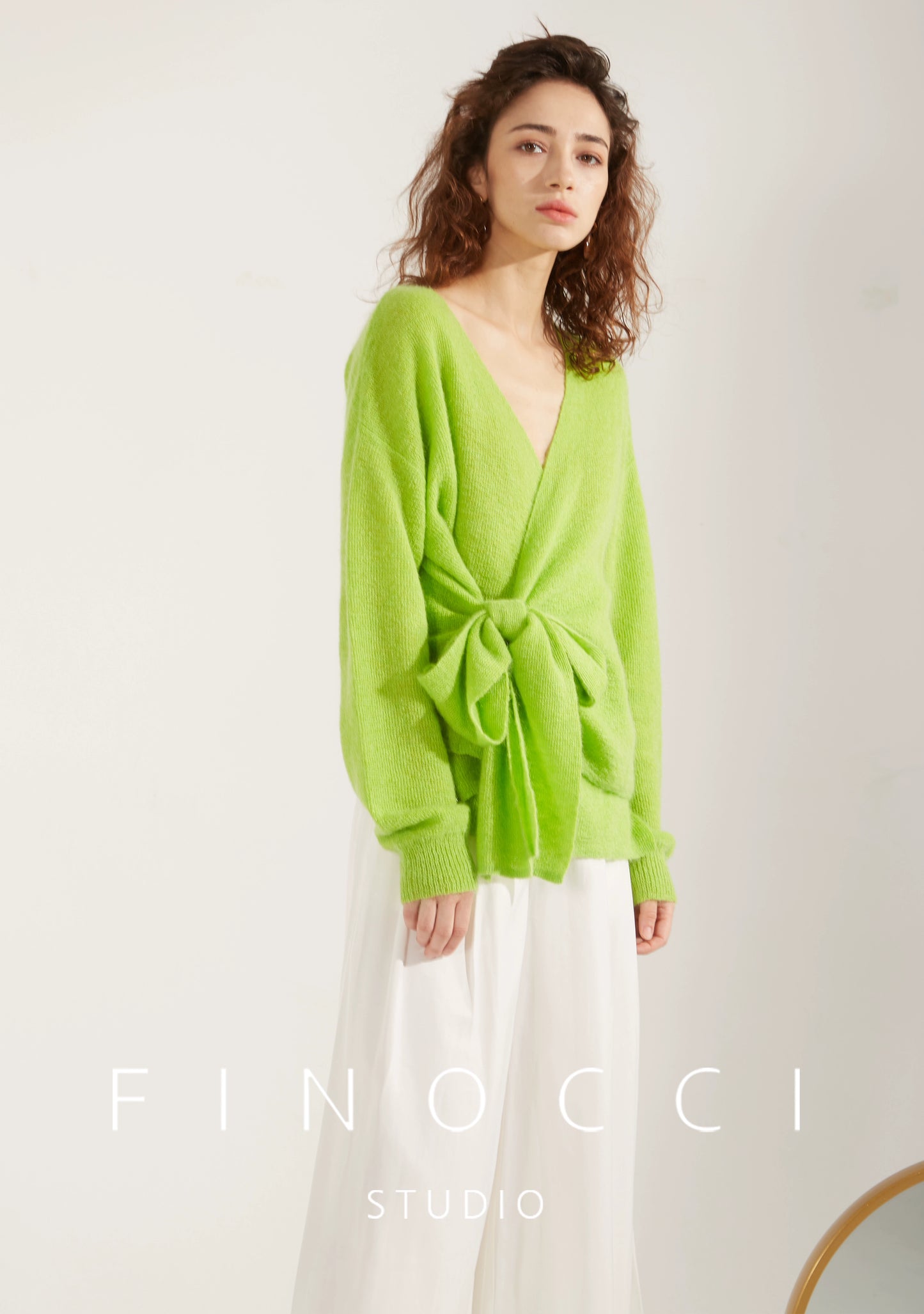 FINOCCI春フレンチルーズレースアップモヘアセーター女性用薄いVネックカジュアルグリーンニットトップス