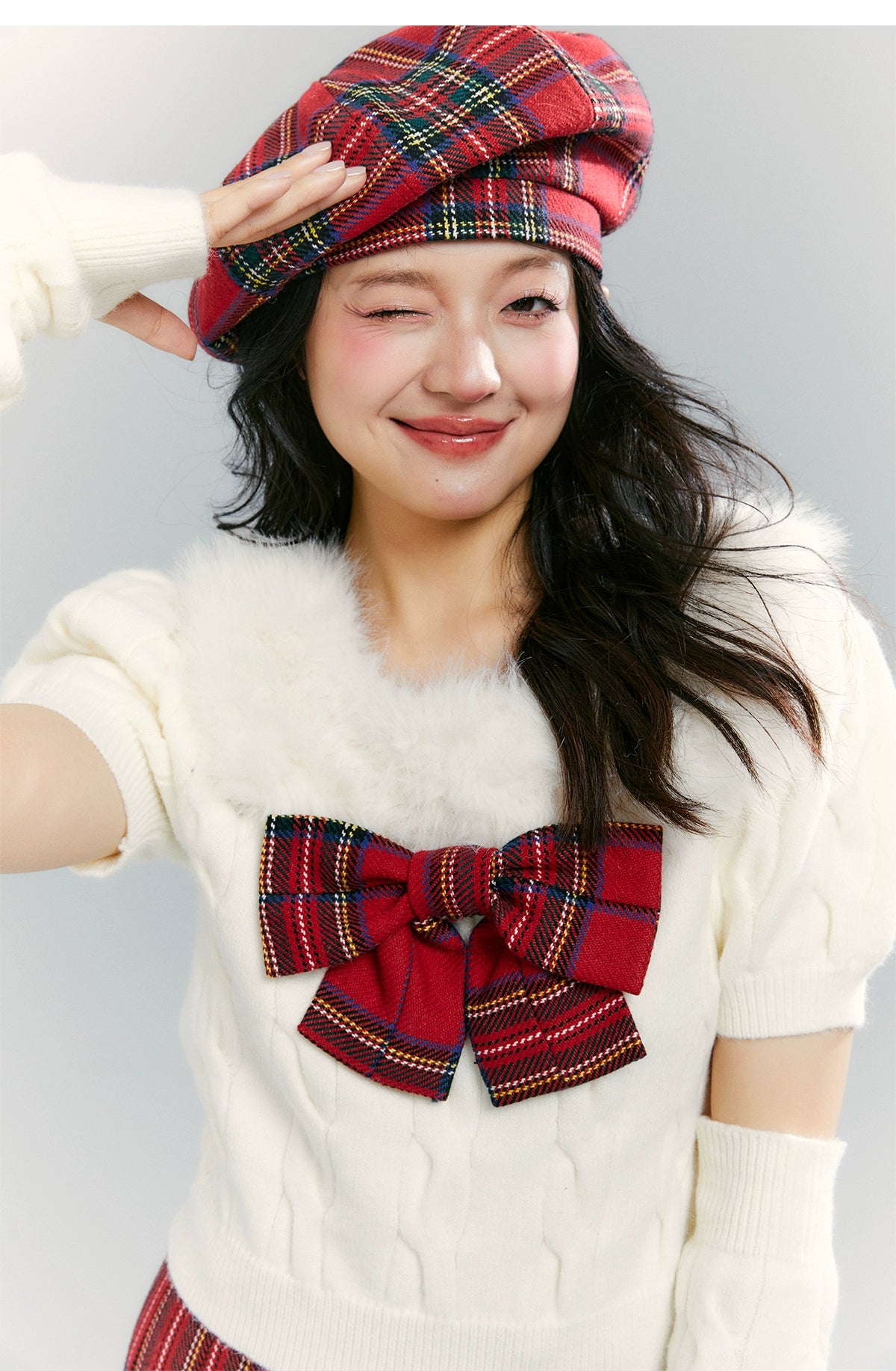 サンセットパーク、クリスマス&新年、取り外し可能な毛皮の襟、スクエアネック、レッドチェックのケーブルセーター