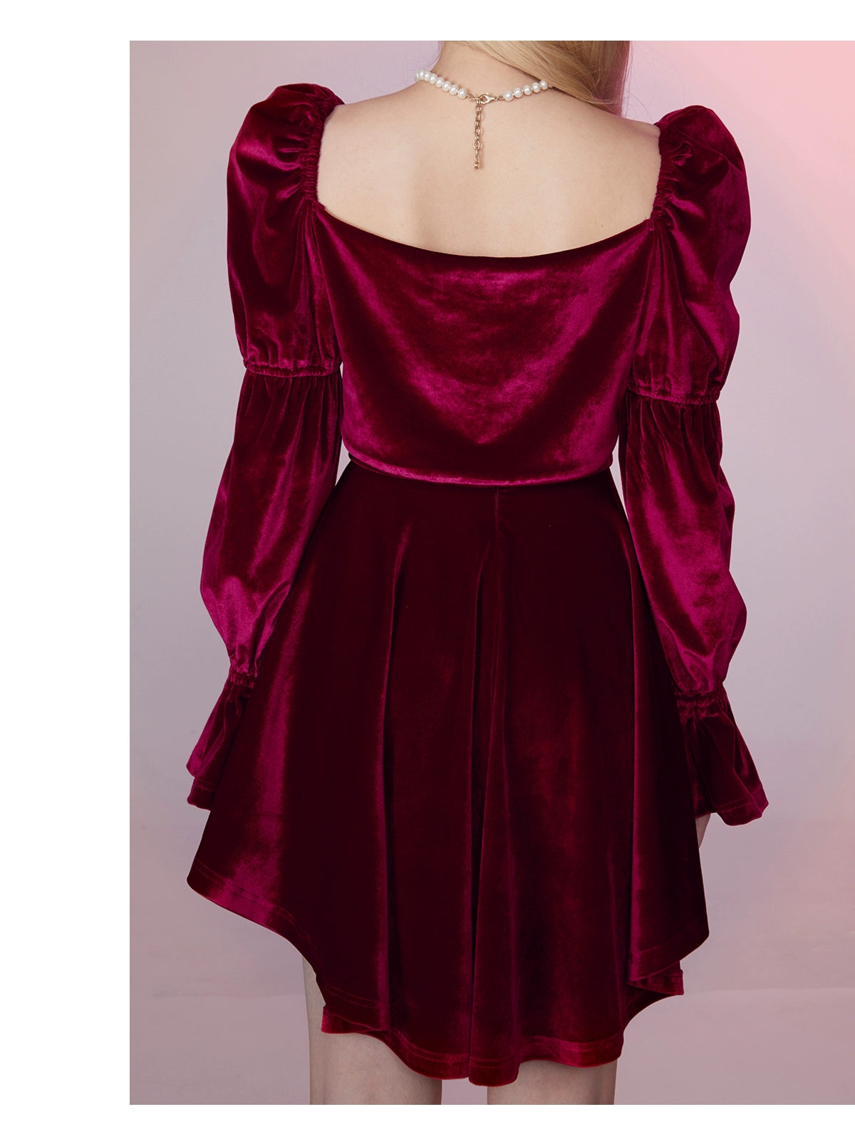 GirlyFancyClubのクリスマス大晦日の衣装は、ヴィンテージの赤いウエストベルベットのドレスとツーピースのプリンセスドレスです