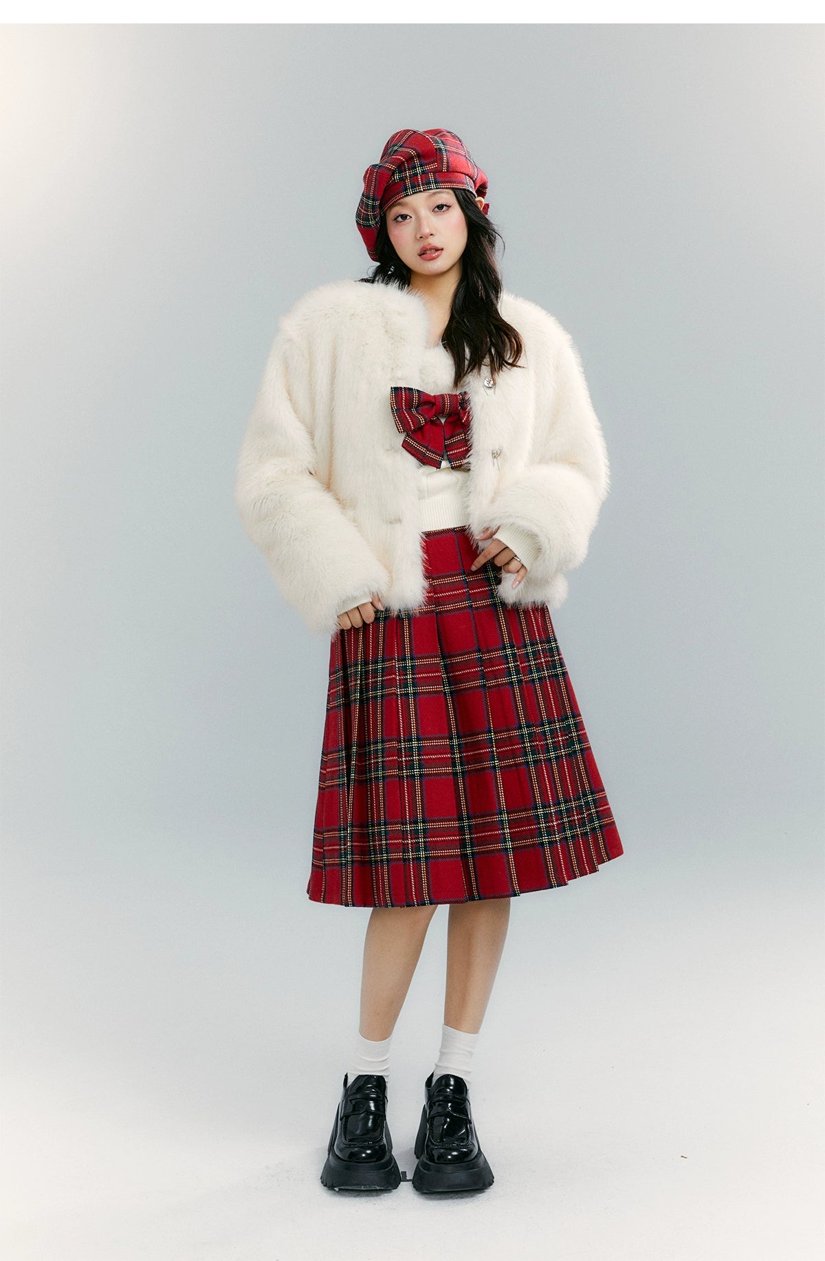 サンセットパーク、クリスマス&新年、取り外し可能な毛皮の襟、スクエアネック、レッドチェックのケーブルセーター