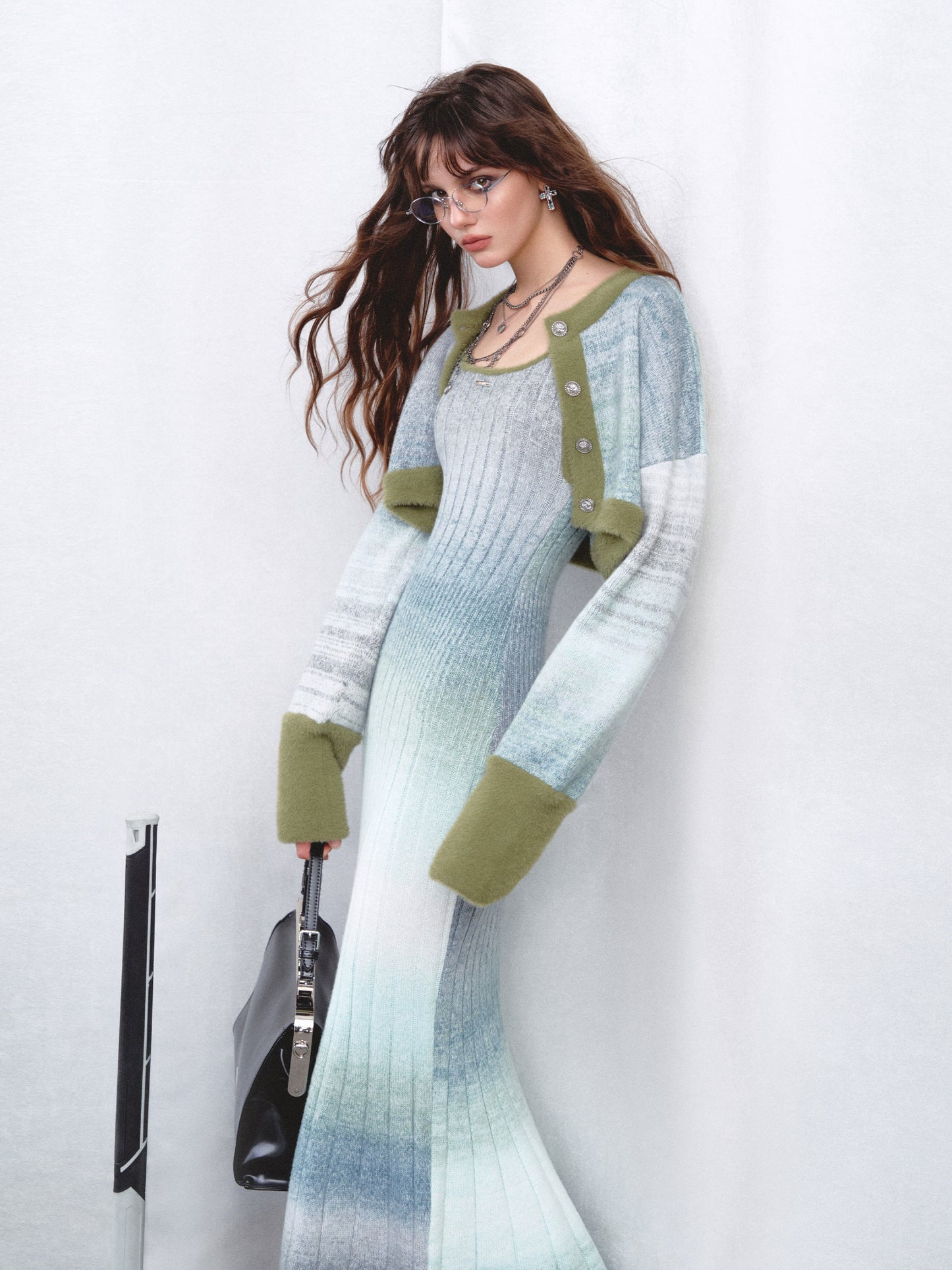 [スポット] OfAkiva「バイカルショア」グラデーションサスペンダーニットワンピースセット女性用ツーピースセット