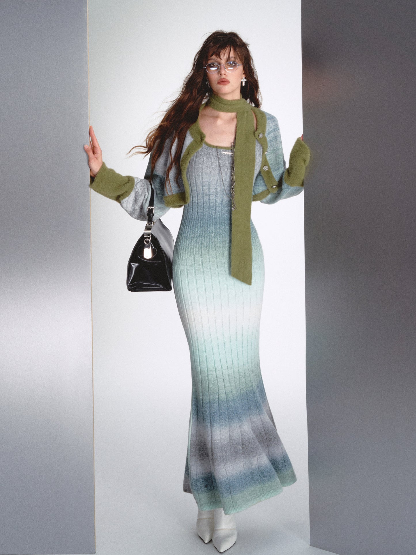 [スポット] OfAkiva「バイカルショア」グラデーションサスペンダーニットワンピースセット女性用ツーピースセット