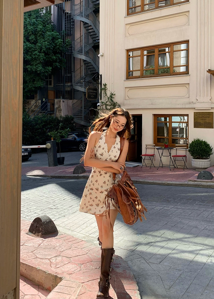 Xiaoli vine kiss 花柄ホルターネック サスペンダー A ライン ドレス 女性用 2024 年夏 小さな男 甘い気質 ショートスカート