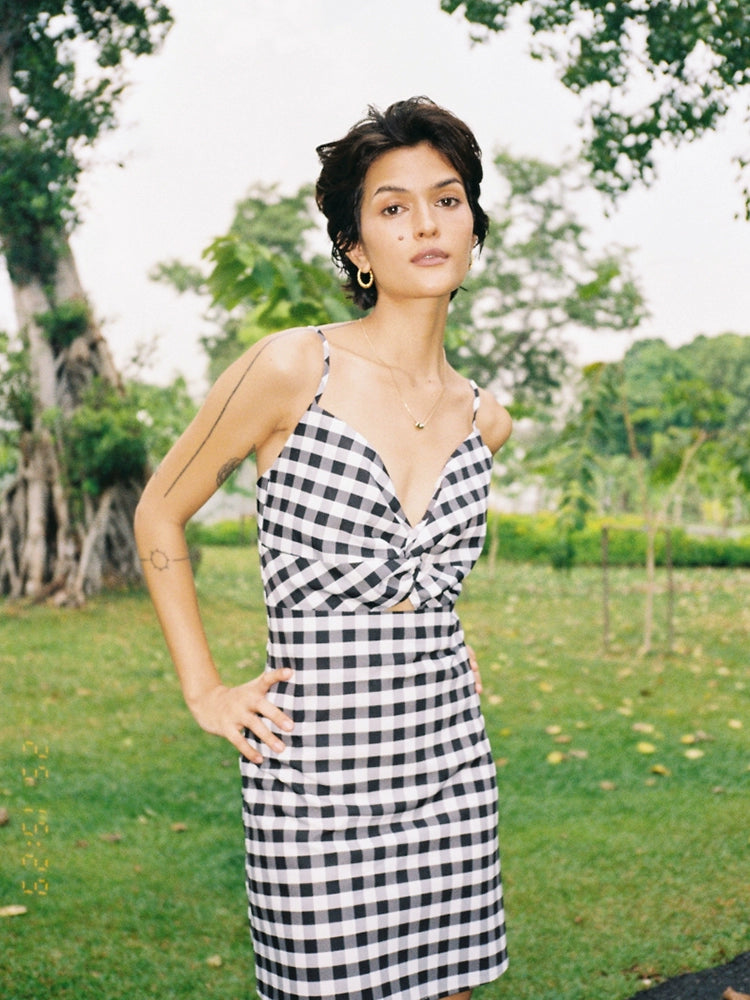 TR彼女のホットなパリジャンガールブラック&ホワイトチェックピクニックカットアウトAラインバックレスリップドレスドレス