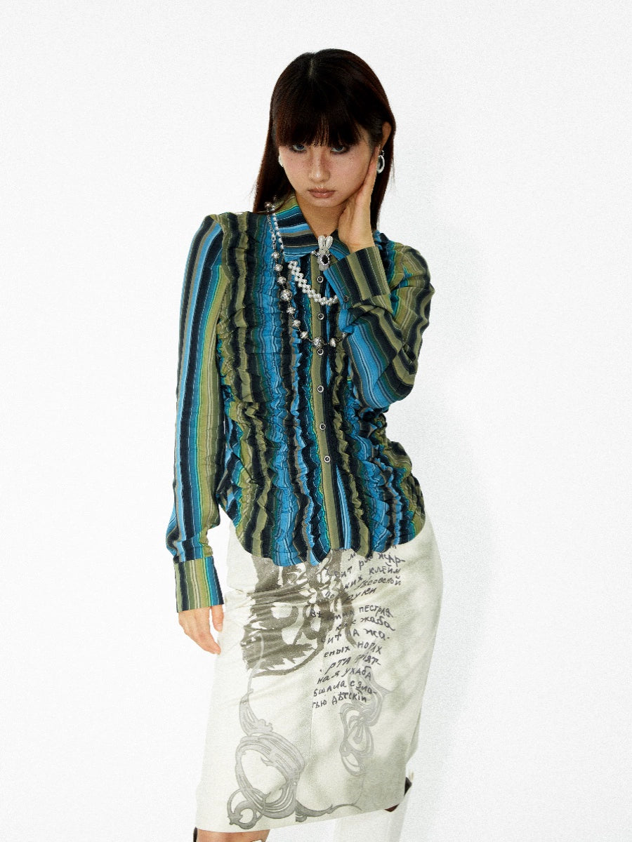 YOSHUYUKIオリジナルデザイン伸縮性ボトムライン不規則な折り目デザインブルーとグリーンのコントラストストライプウエストシャツ