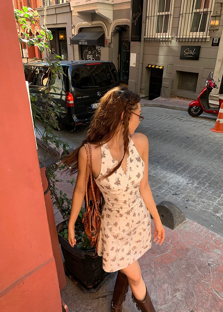 Xiaoli vine kiss 花柄ホルターネック サスペンダー A ライン ドレス 女性用 2024 年夏 小さな男 甘い気質 ショートスカート