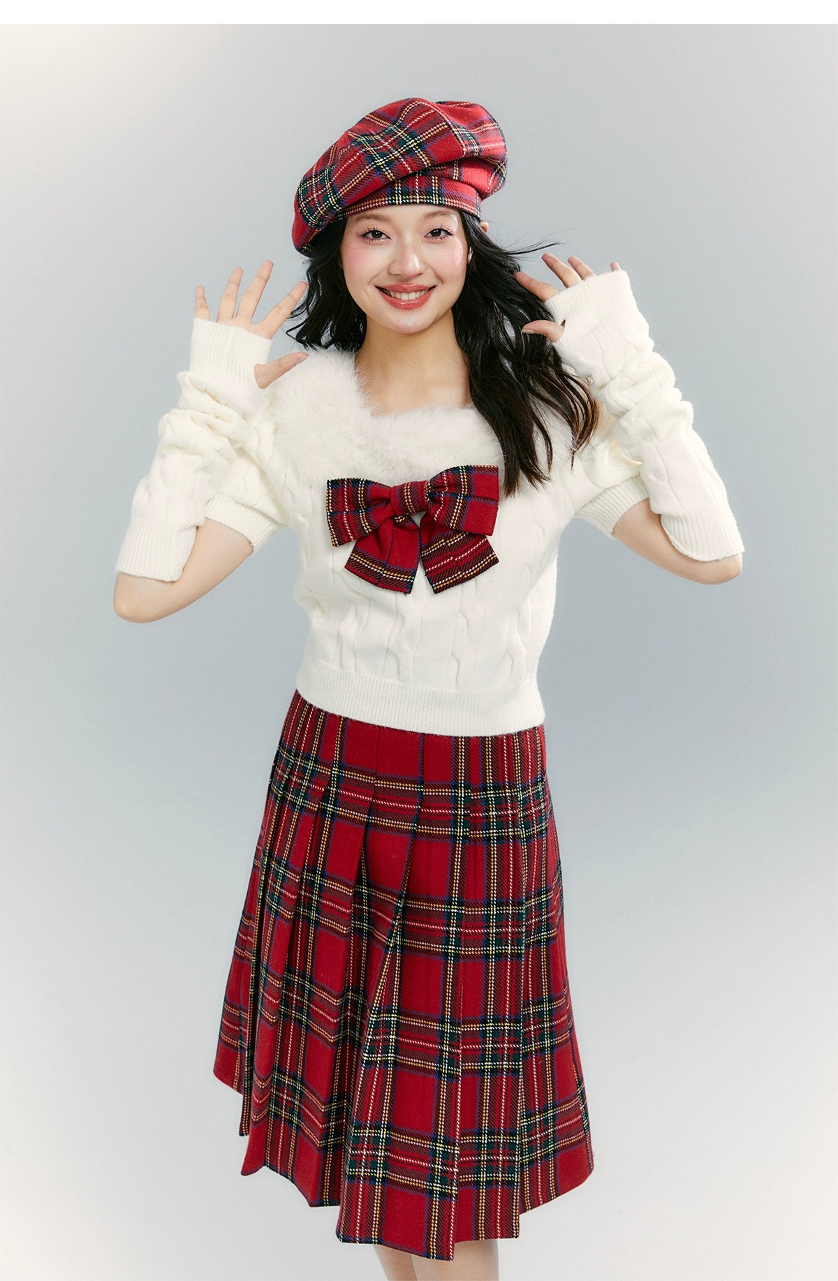 サンセットパーク、クリスマス&新年、取り外し可能な毛皮の襟、スクエアネック、レッドチェックのケーブルセーター
