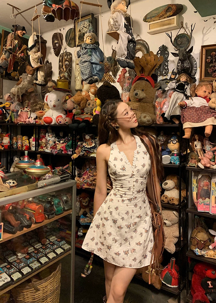 Xiaoli vine kiss 花柄ホルターネック サスペンダー A ライン ドレス 女性用 2024 年夏 小さな男 甘い気質 ショートスカート