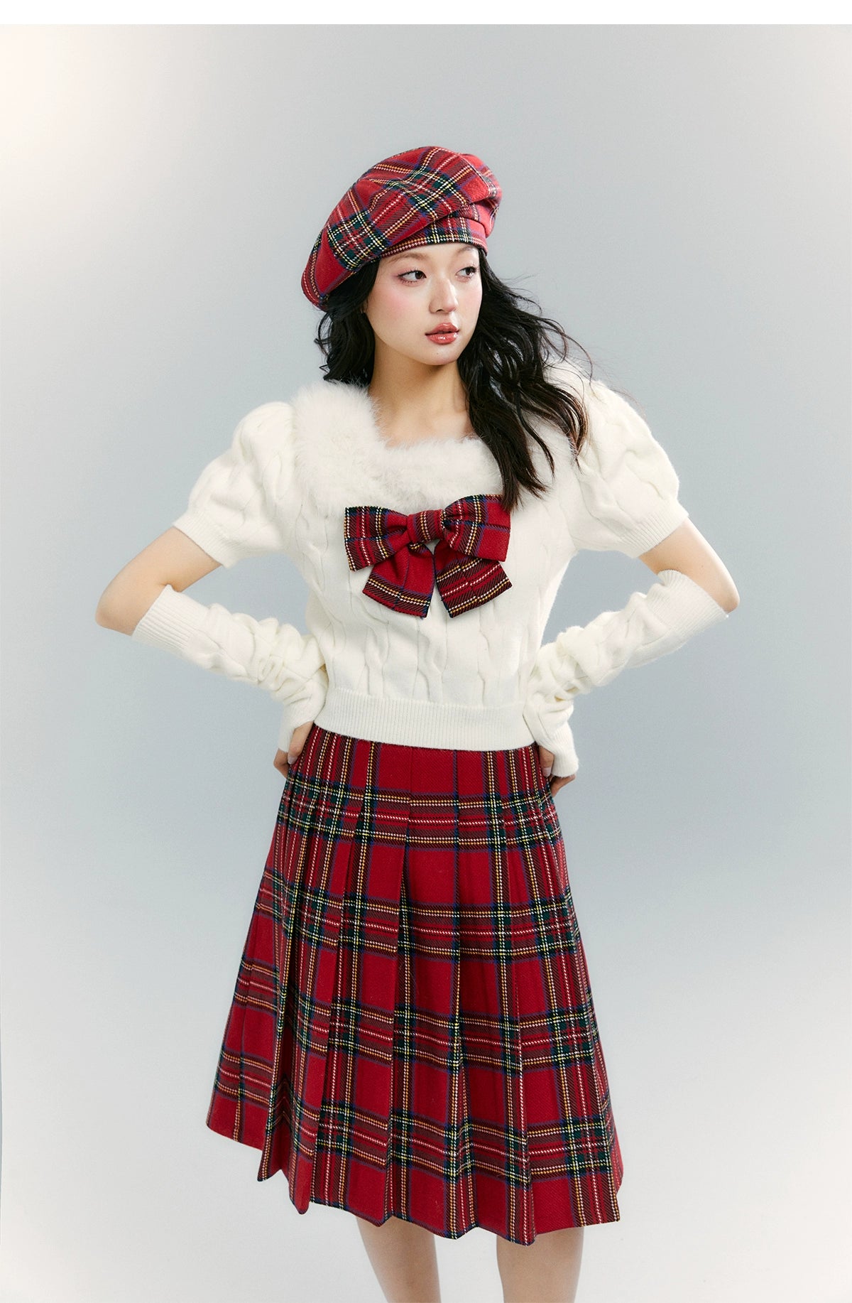 サンセットパーク、クリスマス&新年、取り外し可能な毛皮の襟、スクエアネック、レッドチェックのケーブルセーター